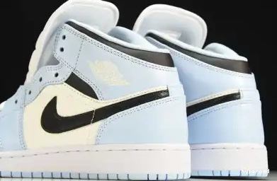 Hyperoad Jordan Blue Ice 1 Mid 0517